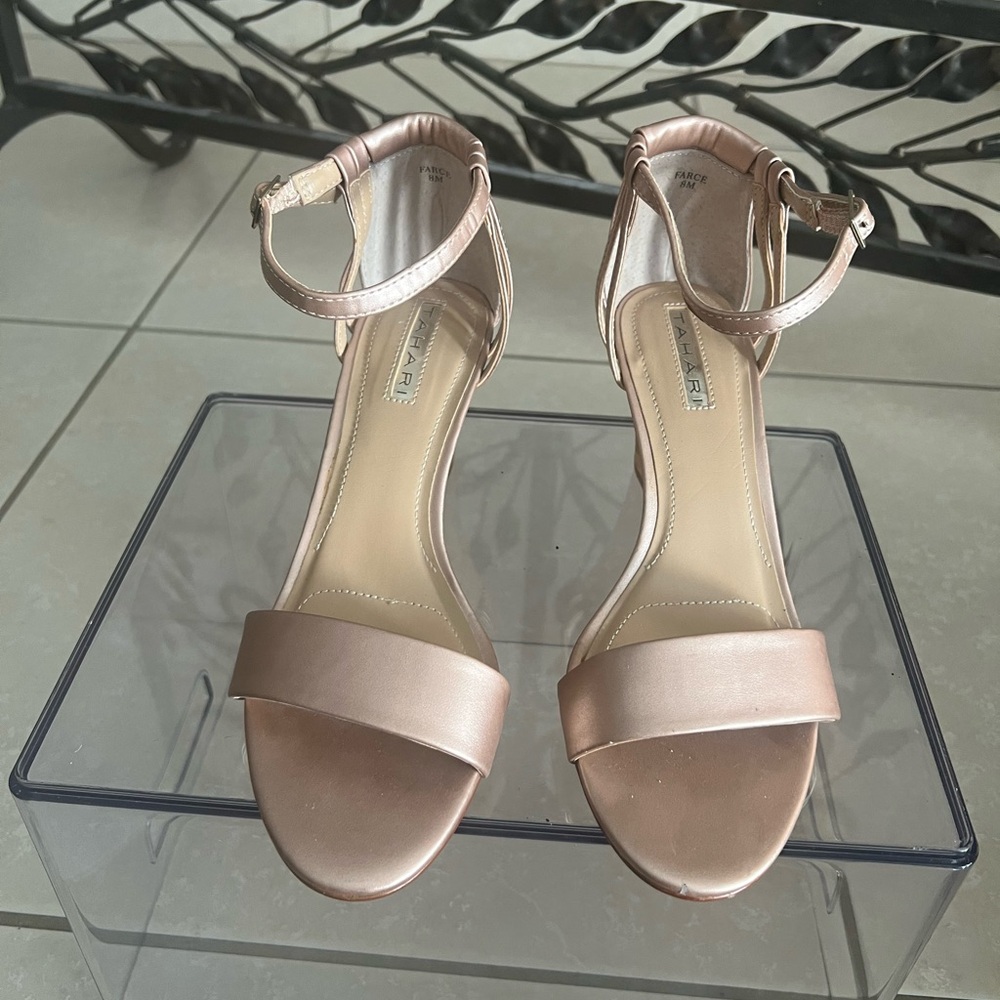 Tahari NEW Women's Rose Gold Sandals